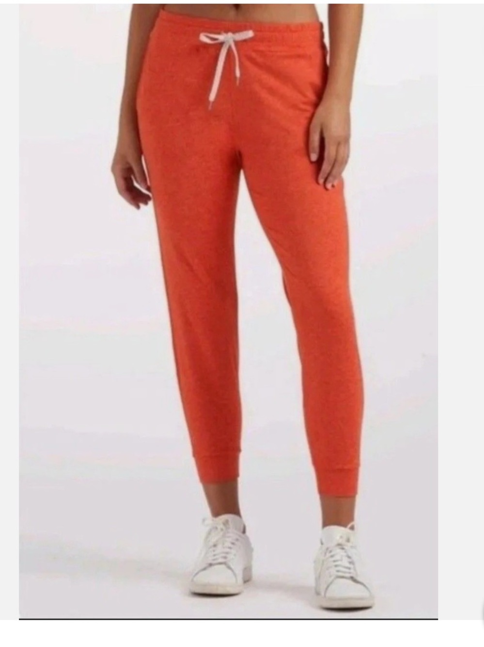 Vuori Women’s Orange Grapefruit Performance Joggers Medium